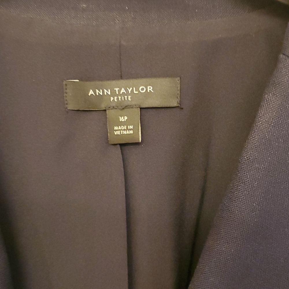 Blazer - Picture 2 of 4